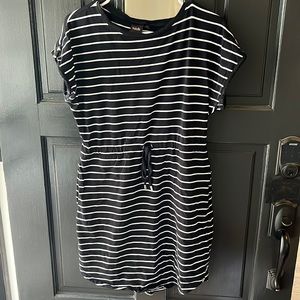 Short sleeve stripped dress
